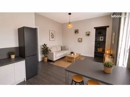 t2 lumineux non meuble – cuisine équipée –tram à 400 m