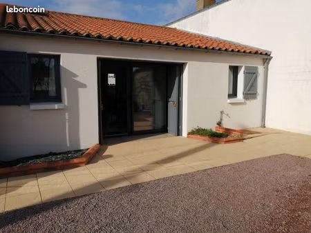 au coeur de la tranche sur mer charmante maison à louer à l'année