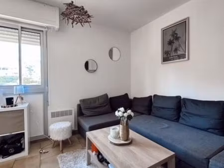 loue studio 25m2 à l'année