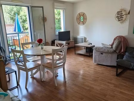 t3 lumineux – 66 m2 – loue nue – garage – proche centre-ville