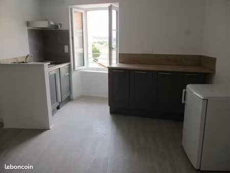 montmoreau appartement t2 centre 16190