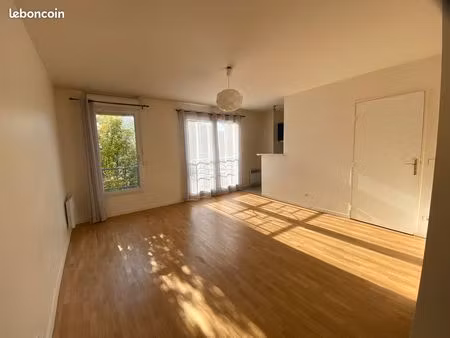 location studio clamart 28 m2 proche mairie