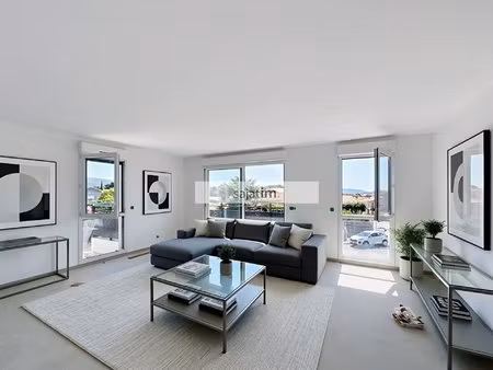 la ciotat t3 sud est avec terrasse et apercu mer