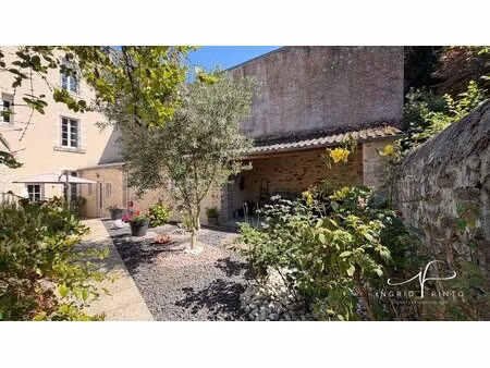 parthenay secteur gare - maison rénovée 155 m²  4 chambres  j