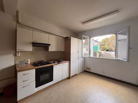 location appartement 1 pièce 32.7 m² à la couronne (16400)  383 €