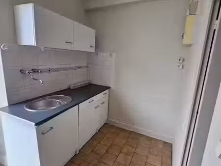 location appartement 2 pièces 37.38 m² à villedieu-sur-indre (36320)  315 €