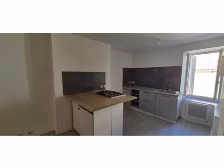 location appartement 3 pièces 53 m² à paulhan (34230)  570 €