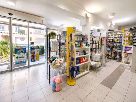 vente commerce 128 m² marignane (13700)