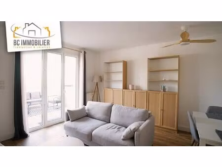charmant t2 duplex meublé avec terrasse  garage et parking