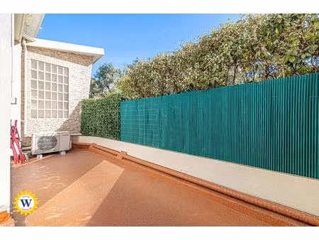 2 pièces rénové avec terrasse en rez-de-jardin