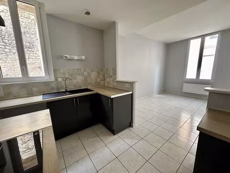 location appartement 3 pièces 73.51 m² à niort (79000)  750 €