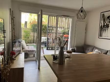 joli t2 en rdc au calme avec terrasse