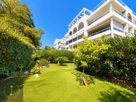 tzanck - appartement 2 pièces avec jardin privatif de 140m2
