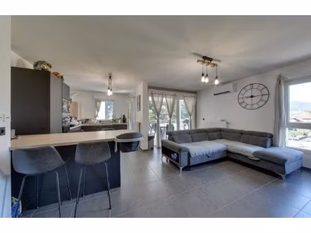 appartement t3 récent avec balcon  climatisation  garage et par