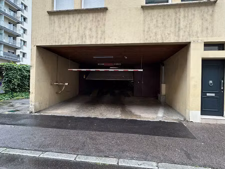 parking / box lyon 13.5 m2