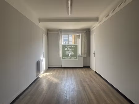 local professionnel de 70m2 à louer à tarascon