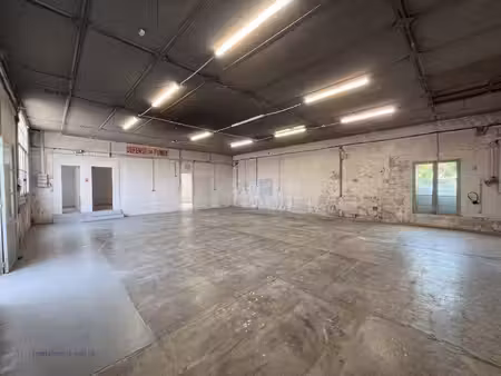 local commercial à louer à vidauban - 280 m² à aménager