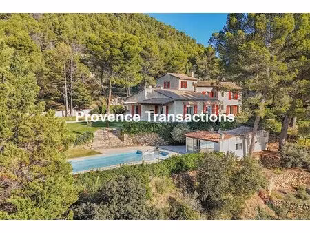 propriété avec vue imprenable jusqu'aux alpilles!