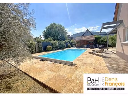 belle maison de 130 m² à l'extérieur exceptionnel