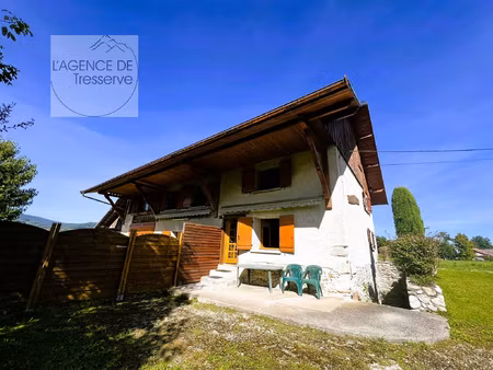 ferme rénovée et divisée en deux logements