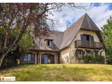 maison familiale de 192 m² avec grand jardin arboré à deux pas du centre-ville de l'aigle