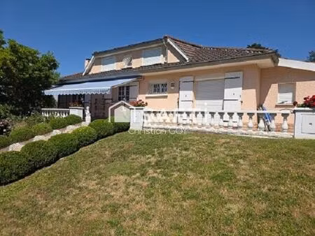 - 69720 - st bonnet de mure - 135 m² habitable - 4 chambres - centre ville a pied -
