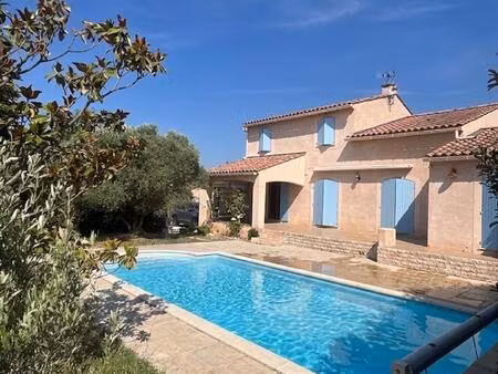 pertuis : villa t6 de 166m² au calme avec piscine
