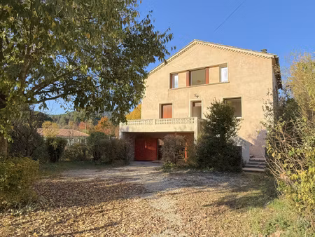 maison t5 sur très beau terrain de 1118 m2 exposé sud