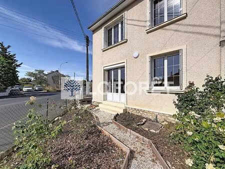location maison de ville avec extérieur - thouars