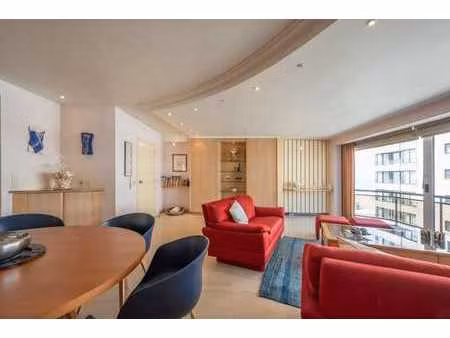 appartement spacieux et vaste offrant une belle vue latéral
