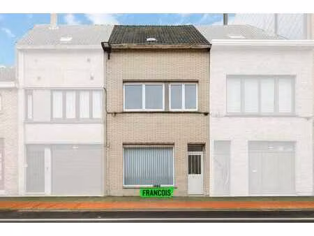 spacieuse maison avec quatre chambres à proximité du centre…
