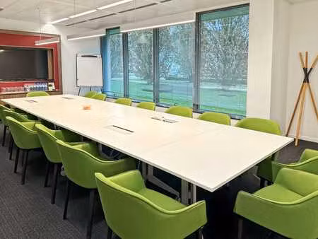 bureau pour 15 employés à regus parc de l'alliance