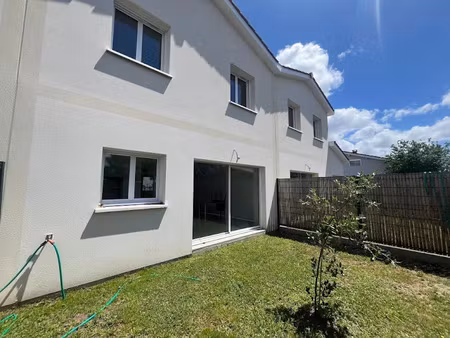 location maison 4 pièces 89 m² à gujan-mestras (33470)  1 400 €