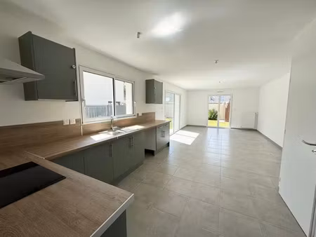 location maison 5 pièces 106 m² à saint-hilaire-saint-mesmin (45160)  1 225 €