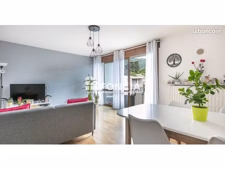 eybens  copropriété de standing  superbe t4 de 89m2 proposant 2 balcons et un parking priv
