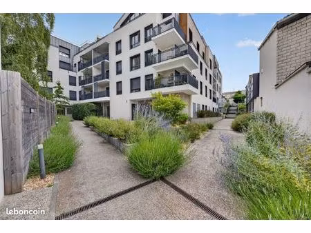 appartement residence 2019 a 5 mn du métro l9