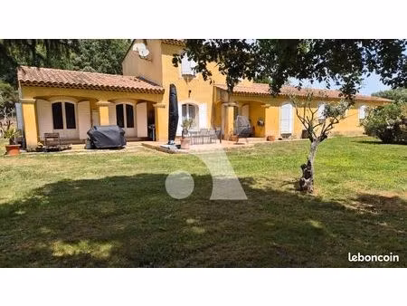 maison 9 pièces 245 m²