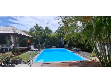 1800 hc - saint-françois – superbe villa meublée 3 chambres avec piscine – bail 1 an – 1 8
