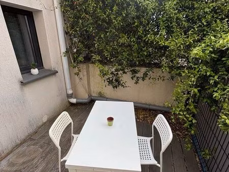 à louer studio meublé climatisé mitoyen villa indépendant