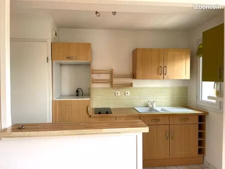 appartement 50m2 t2 proche metro