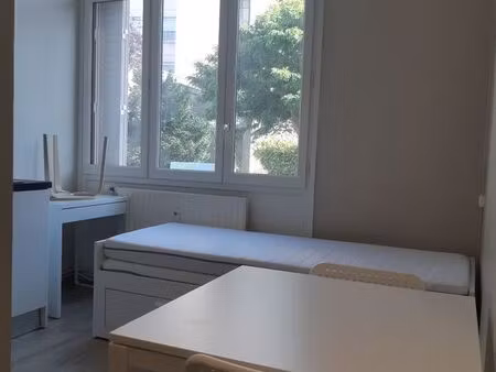 studio 1 pièce 14 m²
