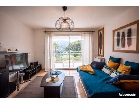 apparemment 45m² parking piscine