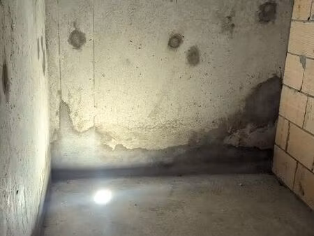 cave 4.75m²