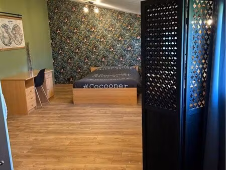 loue chambre dans une maison pour étudiant(e)
