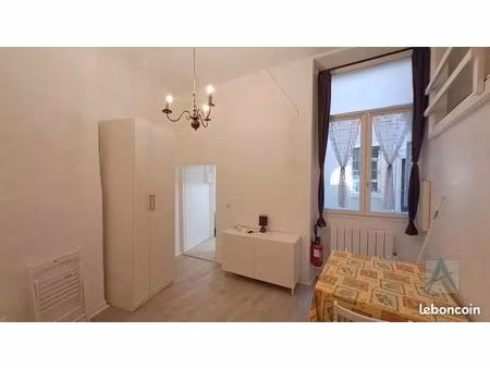studio 1 pièce 19 m²