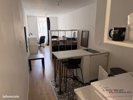 studio 1 pièce 28 m²