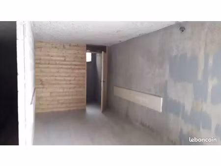 garage +box (cave) dans résidence sécurisée