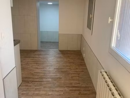 studio 22m2 refait à neuf proche hôtel de ville