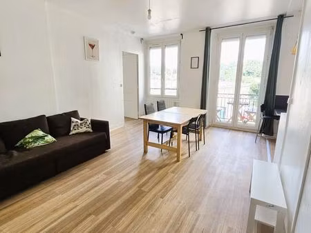 t2 meublé de 46 m² avec balcon – entièrement rénové – proche centre deux