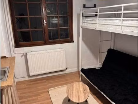 hébergement d'urgence temporaire pour personne sans domicile fixe